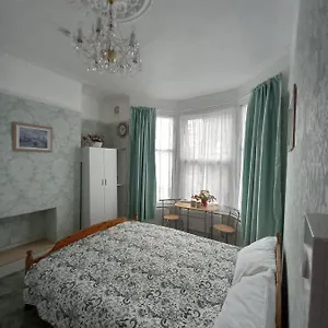 Mari London Guest house