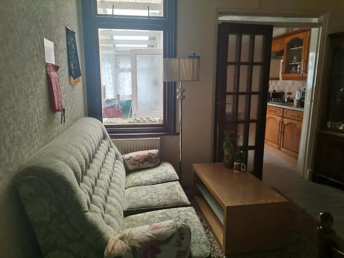Single Bedroom Available - Train Station London Seven Kings Ilford United Kingdom