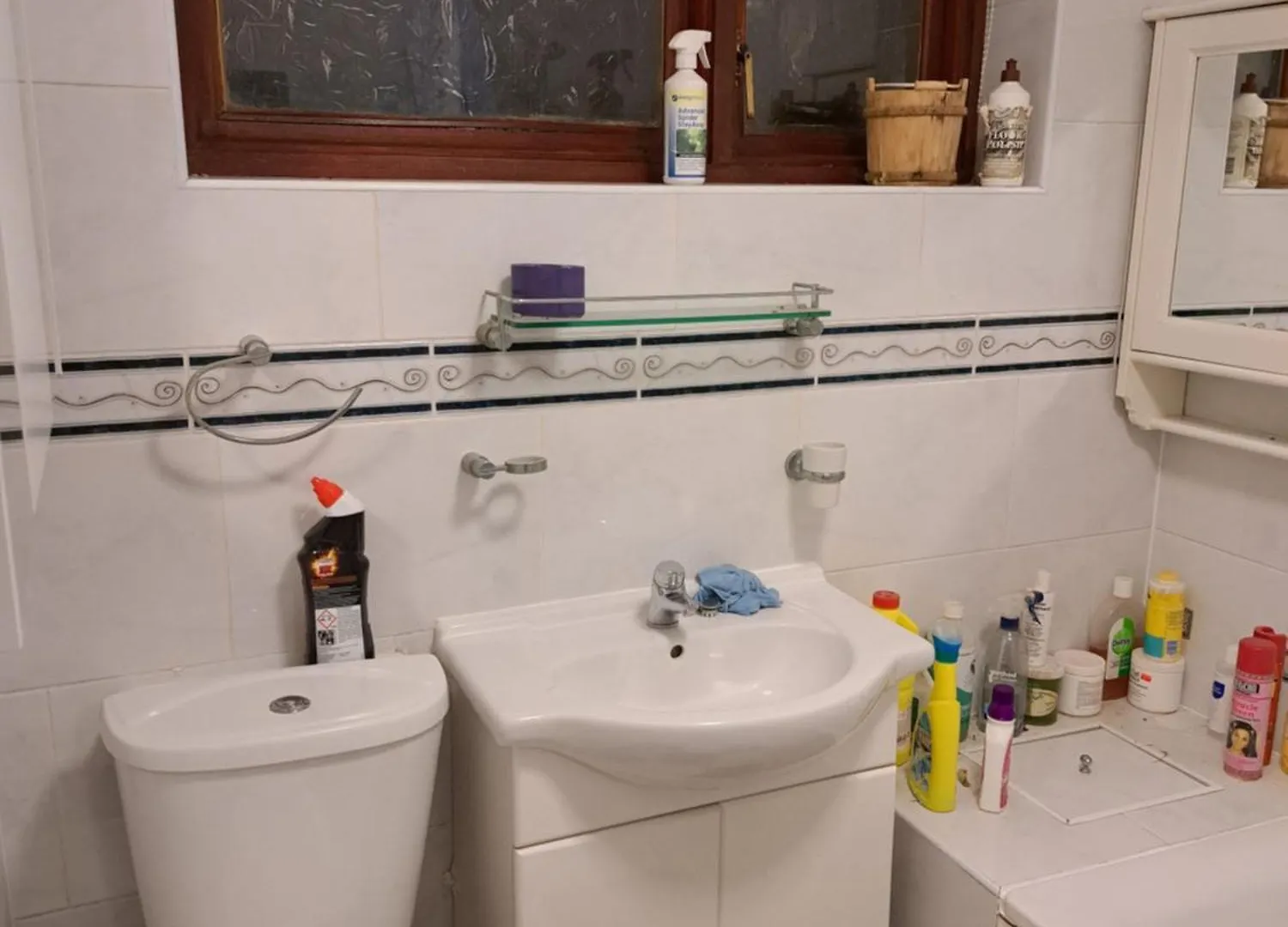 Single Bedroom Available - Train Station London Seven Kings Ilford 0*,  United Kingdom