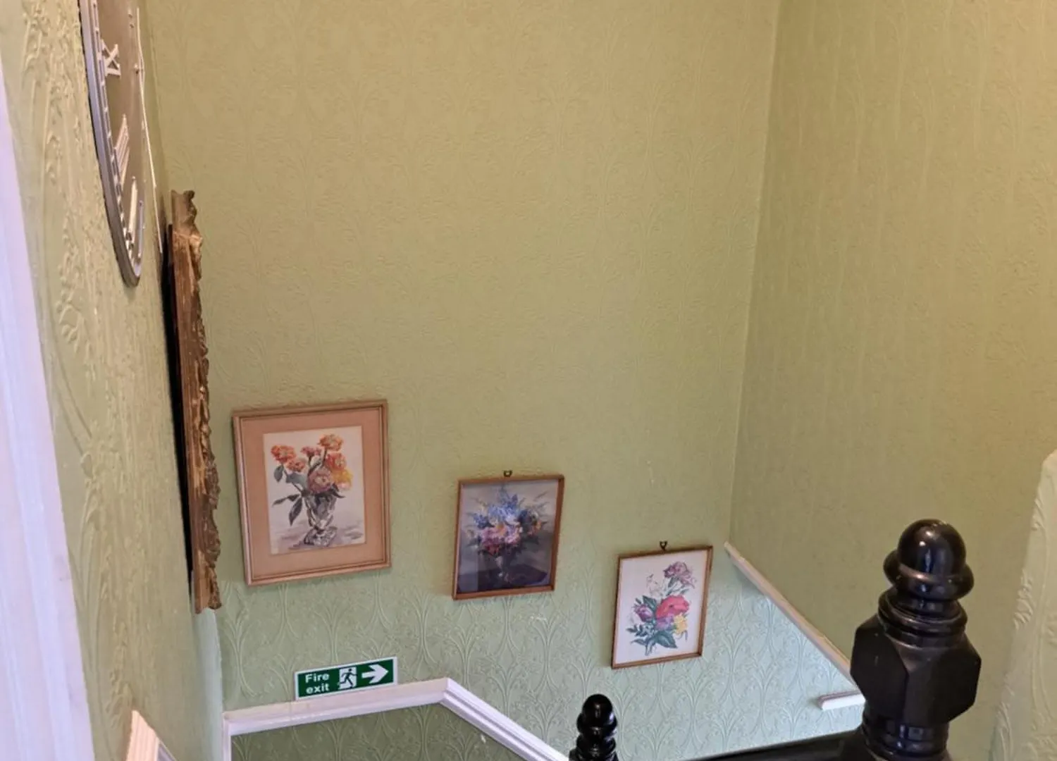 Single Bedroom Available - Train Station London Seven Kings Ilford Guest house